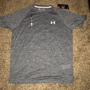 Under Amour t-shirt
